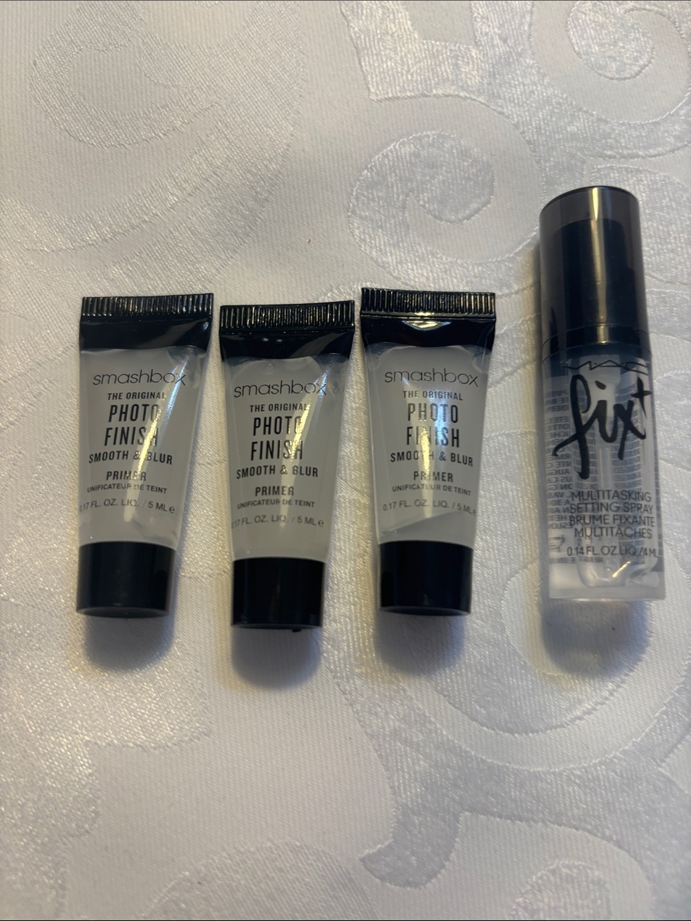3 Smashbox Photo Finish Smooth & Blur Primers with Mac Fix-it Setting Spray